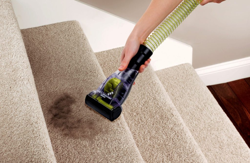 Как правильно ухаживать и чем чистить ковролин при влажной уборке в домашних условиях