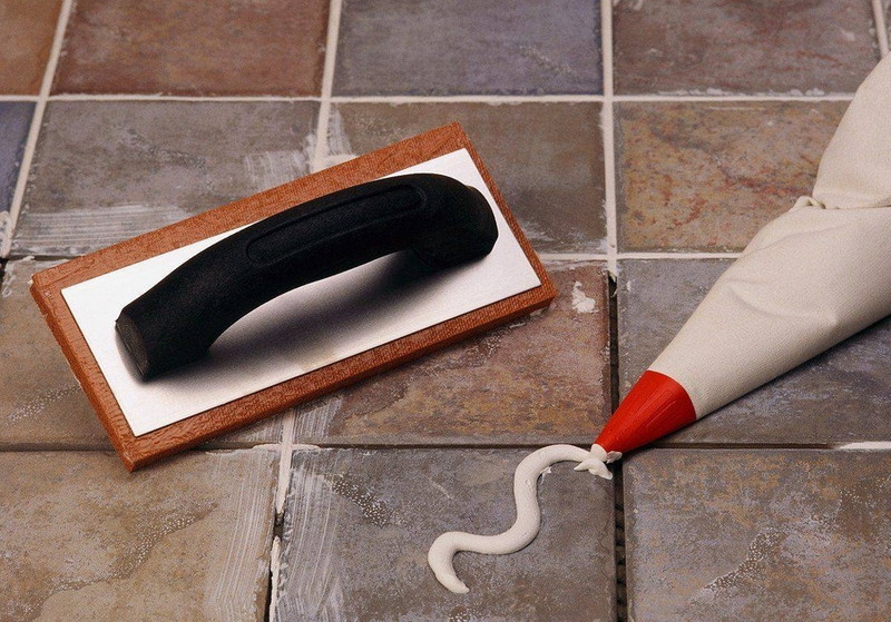 Технология затирки швов плитки на полу: как правильно затирать, замазывать швы на кафельной плитке своими руками
